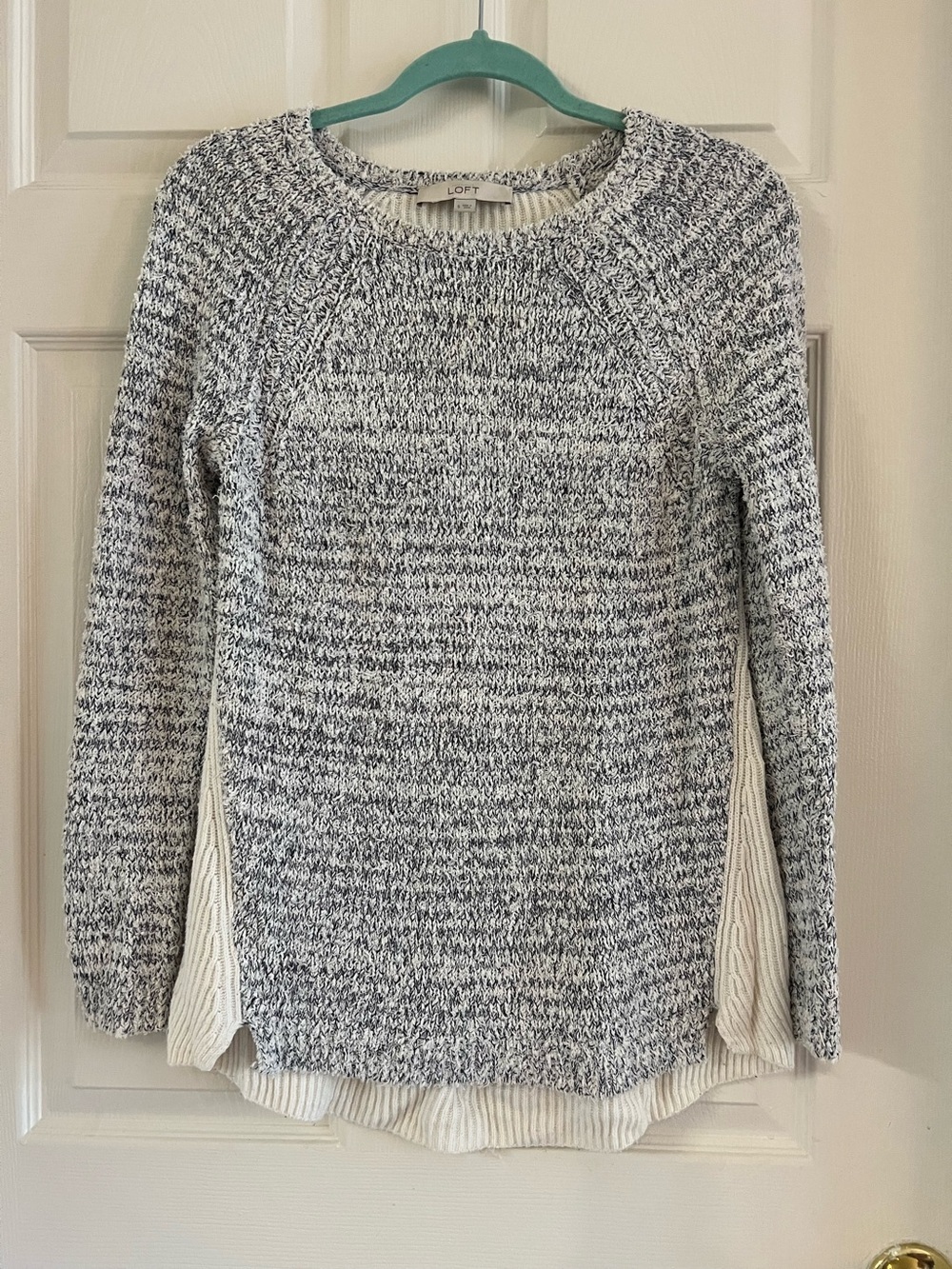 LOFT Marled Knit Sweater Small Gray White Colorblock Side Panels Cozy. Size sm